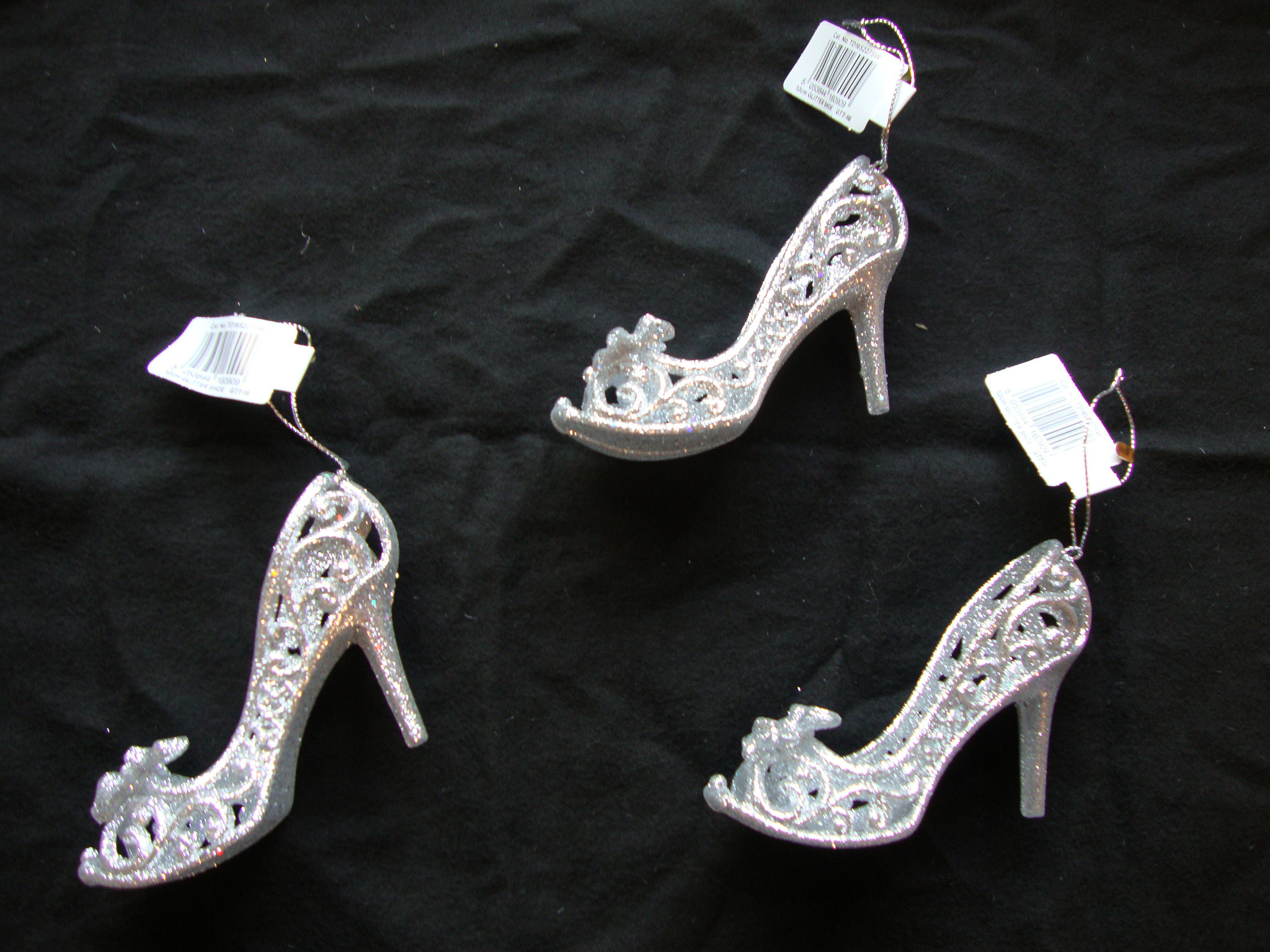 Top Selected Products and Reviews Ann Shoe Decorations. These beautiful grey, silver and diamante shoe clips are a must have in every fashionistas' wardrobe.. £